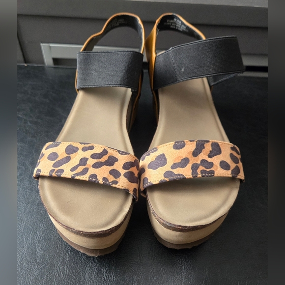 Leopard Print and Black Women's Sandals - Picture 2 of 6